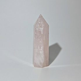 Кристалл (точеный) розовый кварц 26*23*82 мм фото
