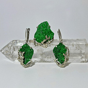 Гарнитур зеленый гранат "Уваровит" (серьги, кольцо 18 р-р). Нейзильбер,швензы серебро фото
