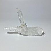 Сросток кристаллов горный хрусталь 75*50*14 мм фото
