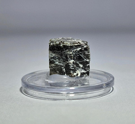 Корунд (сапфир) кристалл 15*10*13 мм фото
