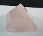 Пирамида розовый кварц 68*68*55 мм